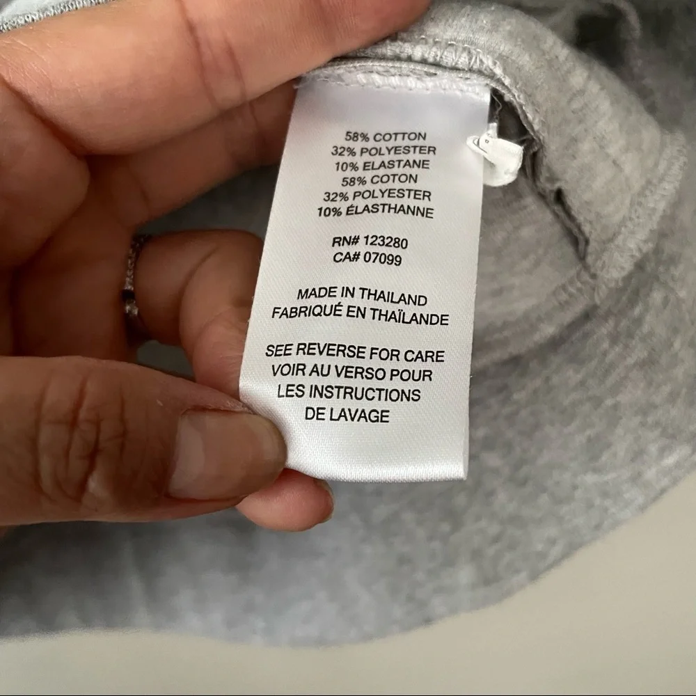 Travis Matthew 1/2 zipped sweater